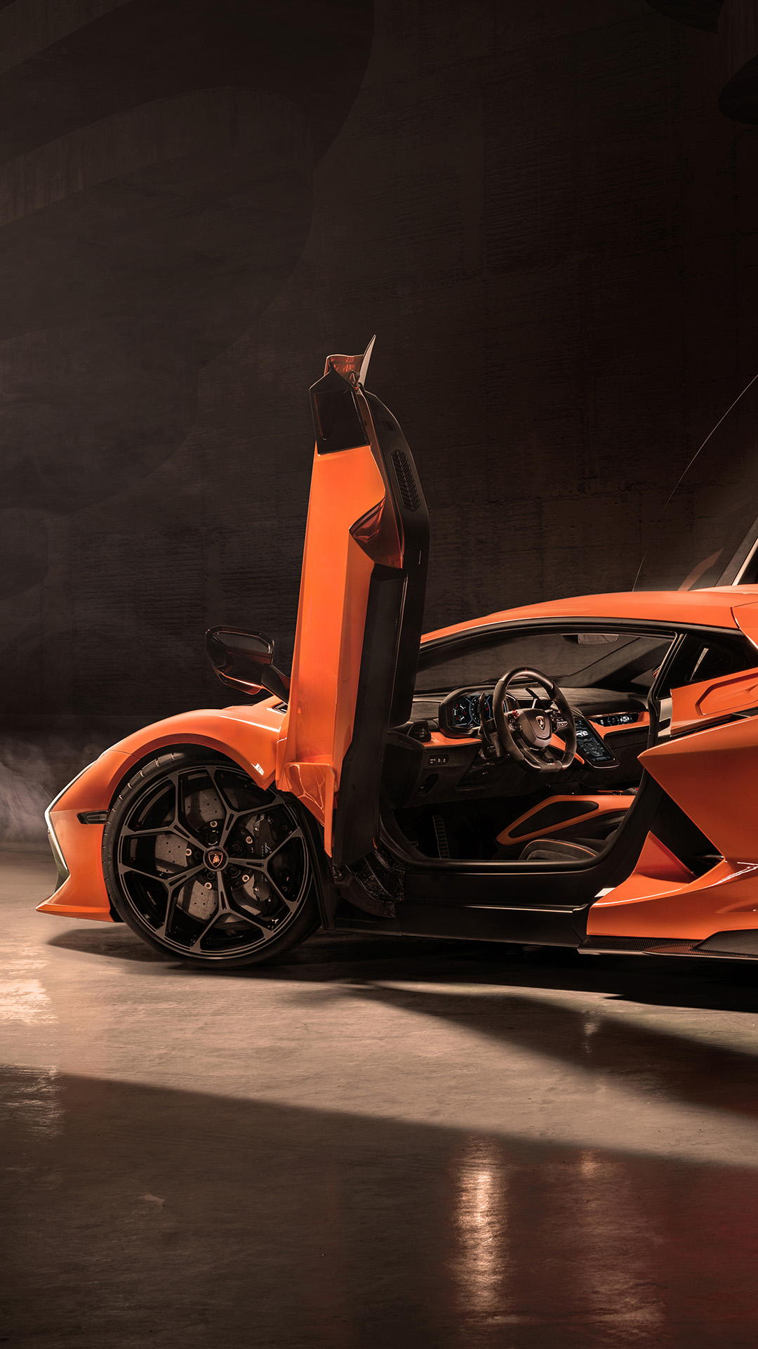 Schwarz Und Orange Modernen Sport-Super-Auto - Heckflügel Ansicht