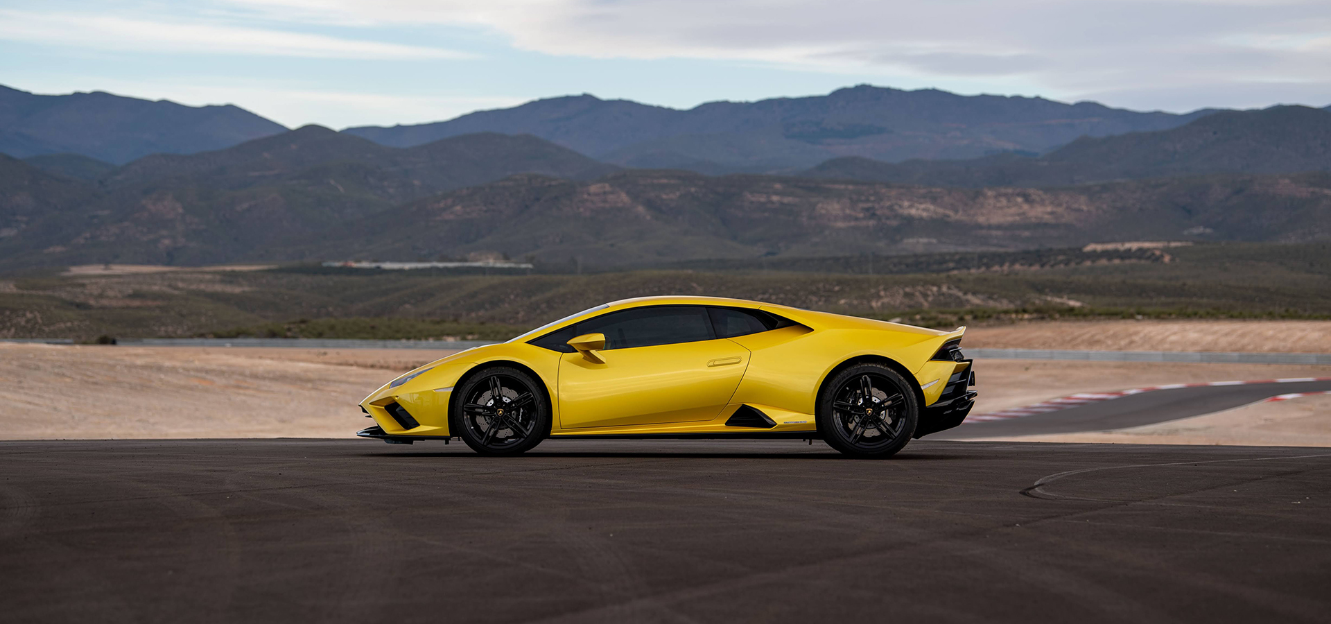 Lamborghini Huracan Evo Gains  Alexa Capability For 2020 [Video] »  New Tech »