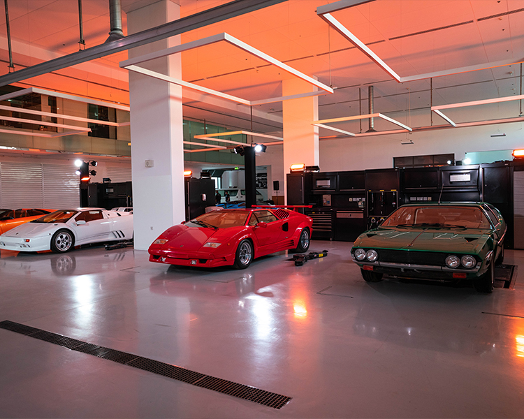 Lamborghini Dubai: inauguration of the first Lounge and new showroom