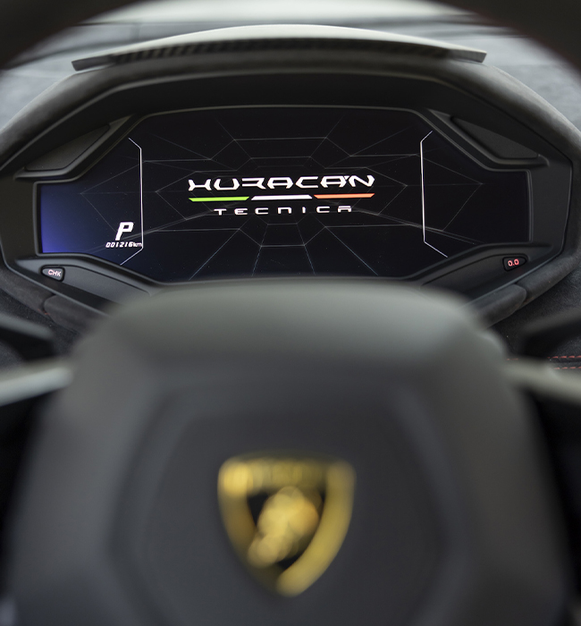 Dynamic Debut for Lamborghini Huracán Tecnica