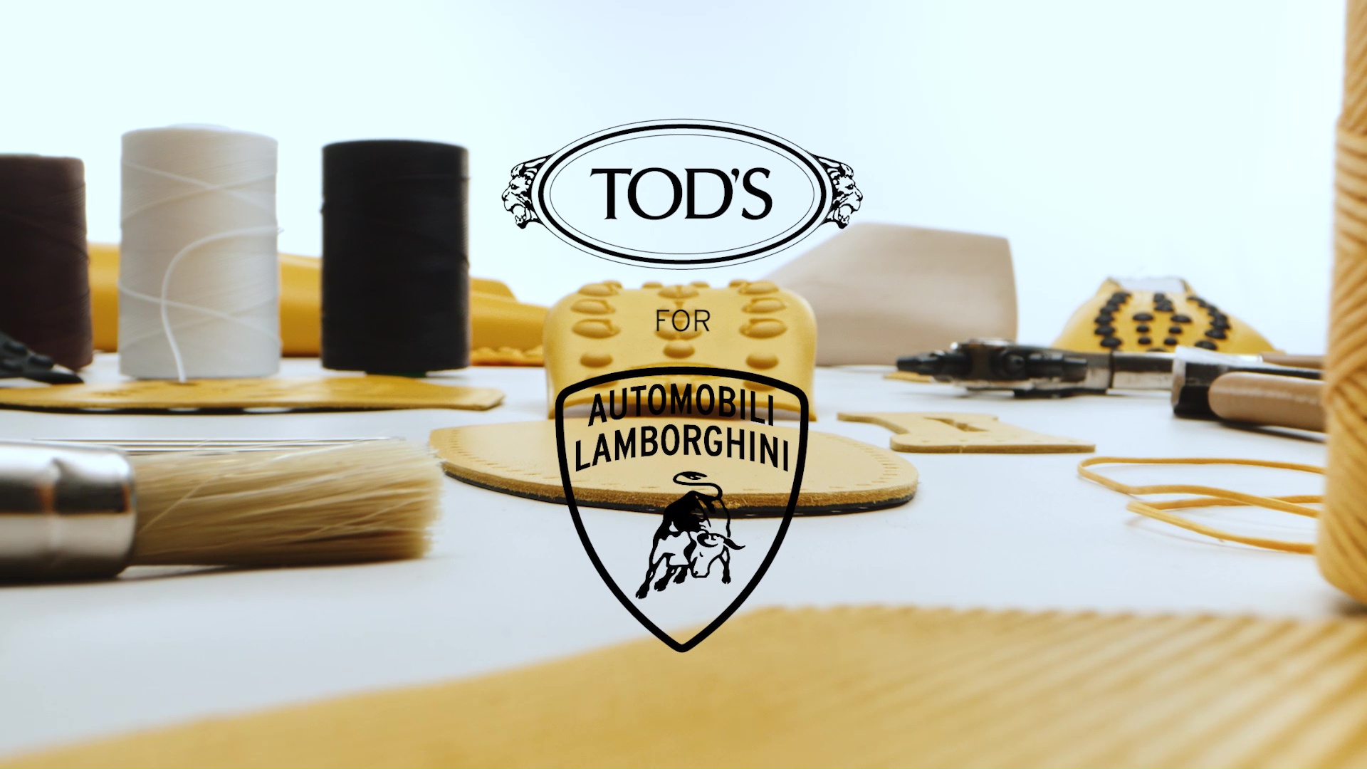 今すぐ購入安い TOD's x Lamborghini チノパン 28 | paradorelquijote.com