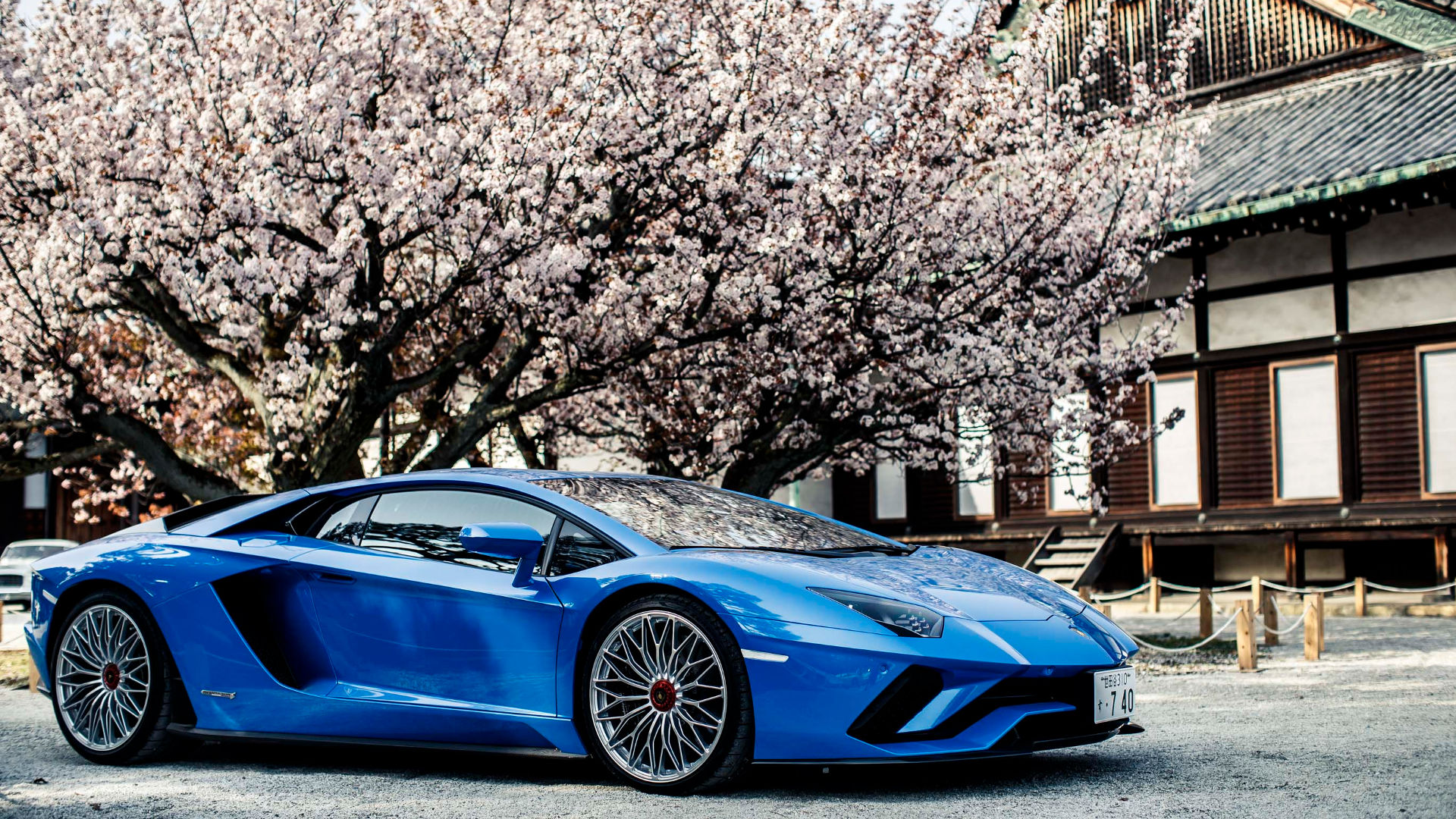 Aventador S: Road Trip in Japan